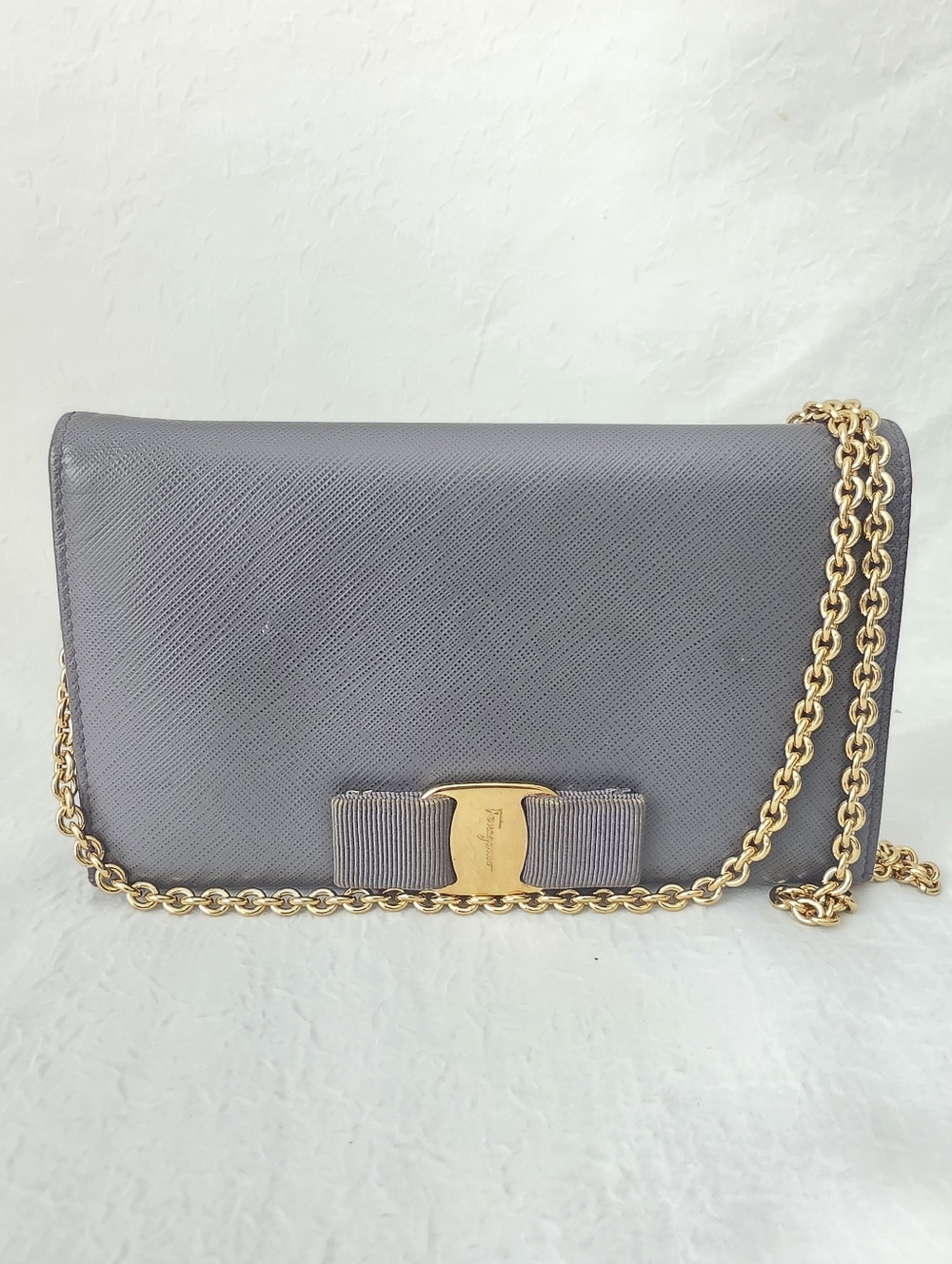 Auth Salvatore Ferragamo Vara Long Wallet On Chain